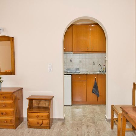 Villa Nikos Karamolegkos Kamari Bagian luar foto