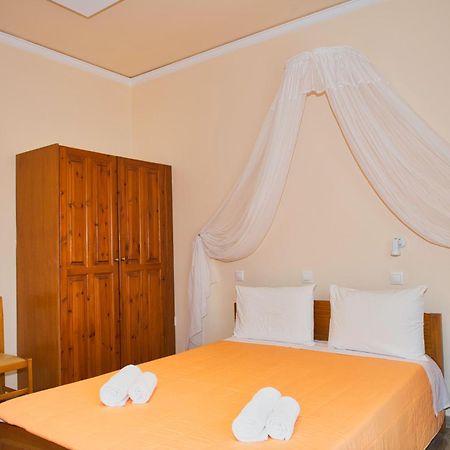 Villa Nikos Karamolegkos Kamari Bagian luar foto