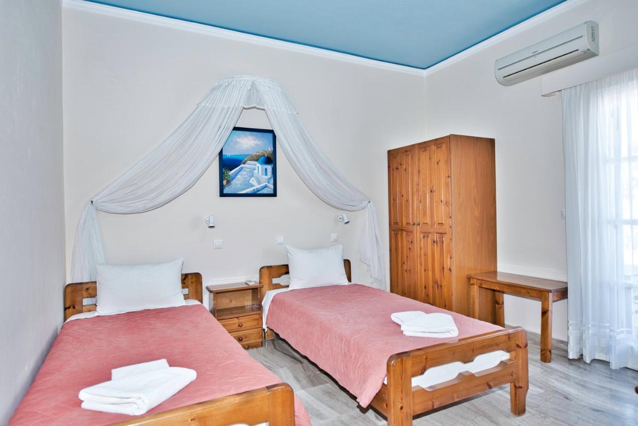 Villa Nikos Karamolegkos Kamari Bagian luar foto