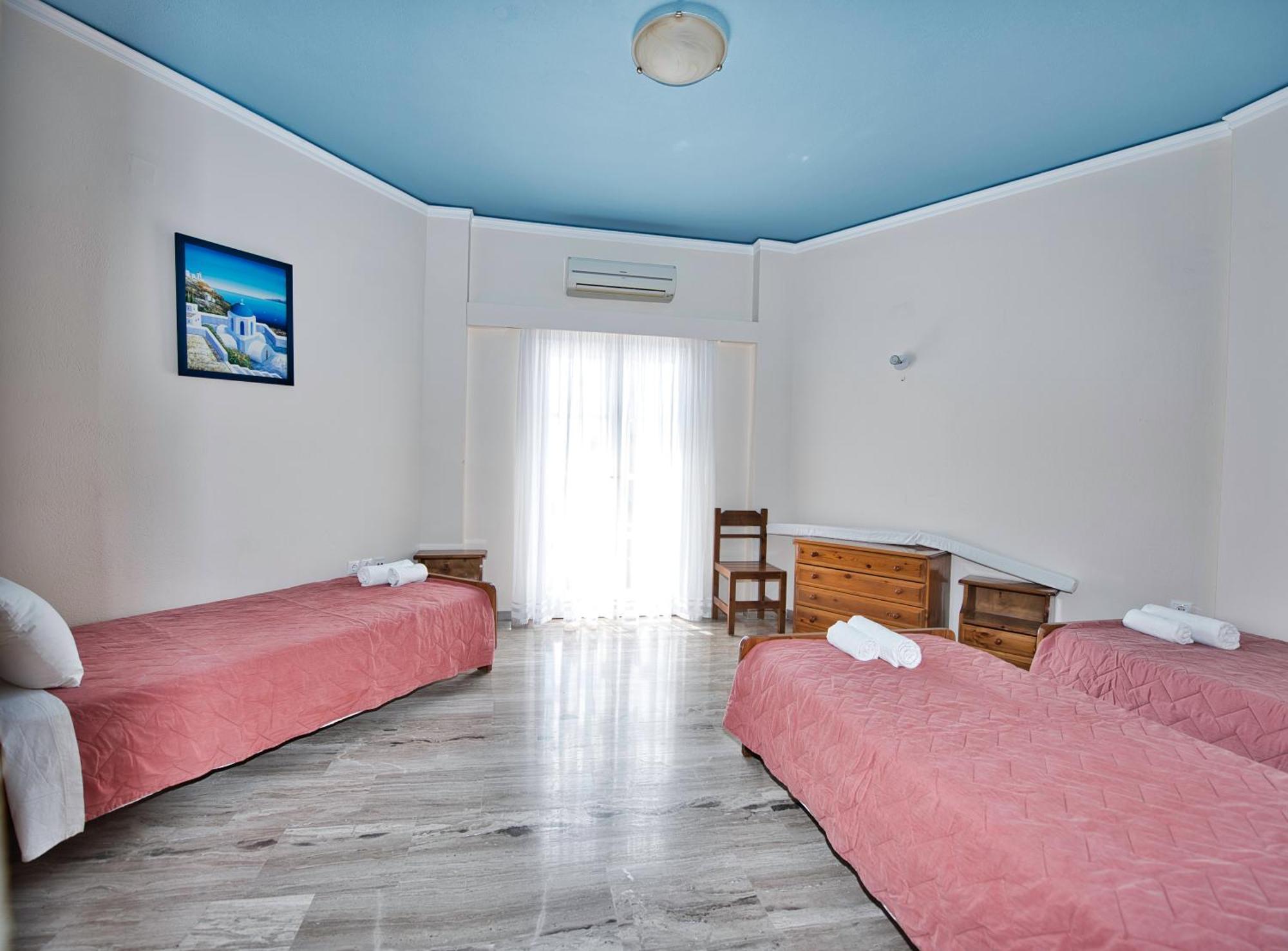 Villa Nikos Karamolegkos Kamari Bagian luar foto