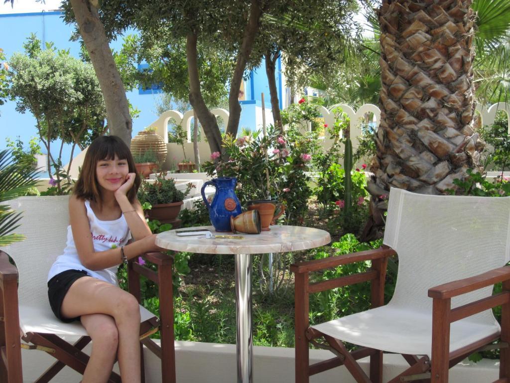 Villa Nikos Karamolegkos Kamari Ruang foto