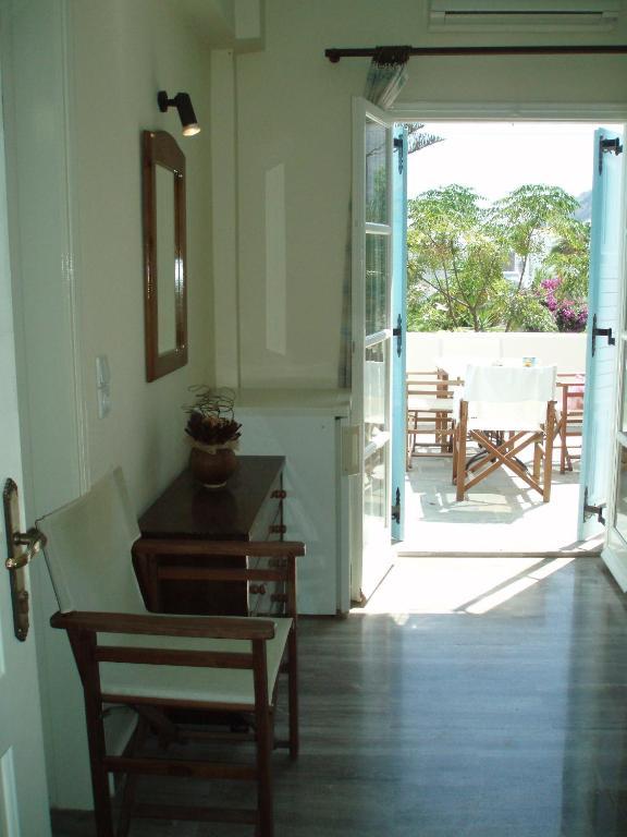 Villa Nikos Karamolegkos Kamari Ruang foto